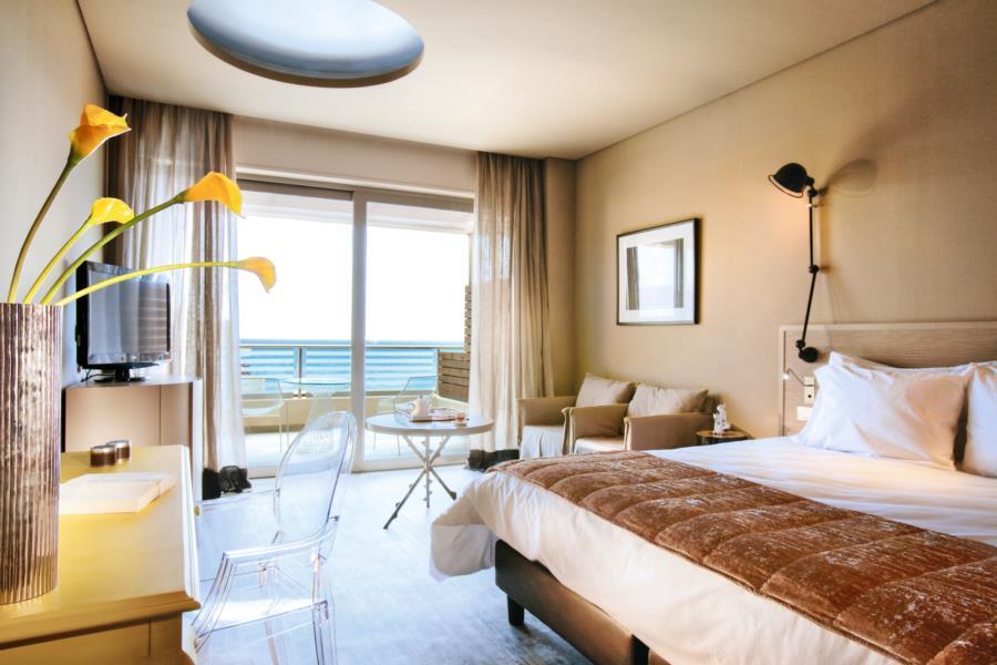Grecotel Astir Palace Александроуполис Экстерьер фото A room at the hotel