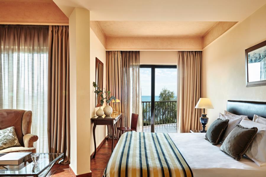 Grecotel Astir Palace Александроуполис Экстерьер фото A room at the hotel